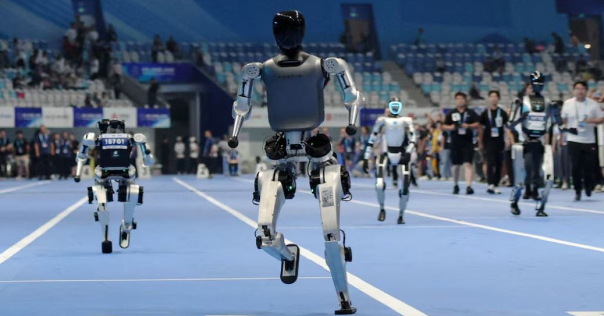 İnsansı robot tiyatro sahnesinde