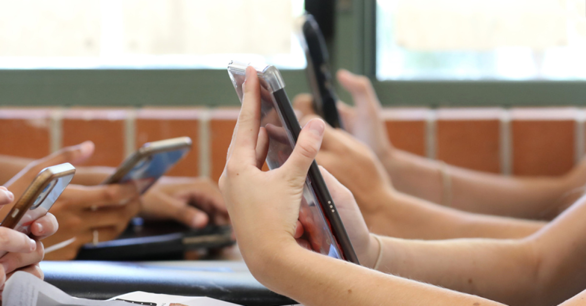 Avrupa'da okullarda cep telefonu yasağı büyüyor