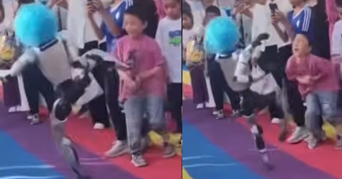 İnsansı robot çocuğu tekmeledi!