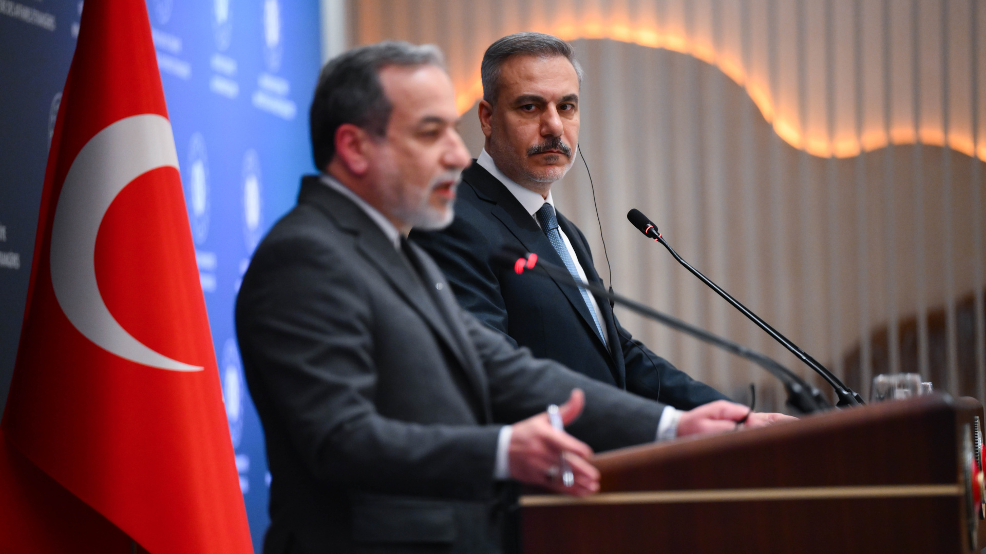 Bakan Fidan, Arakçi ile görüştü