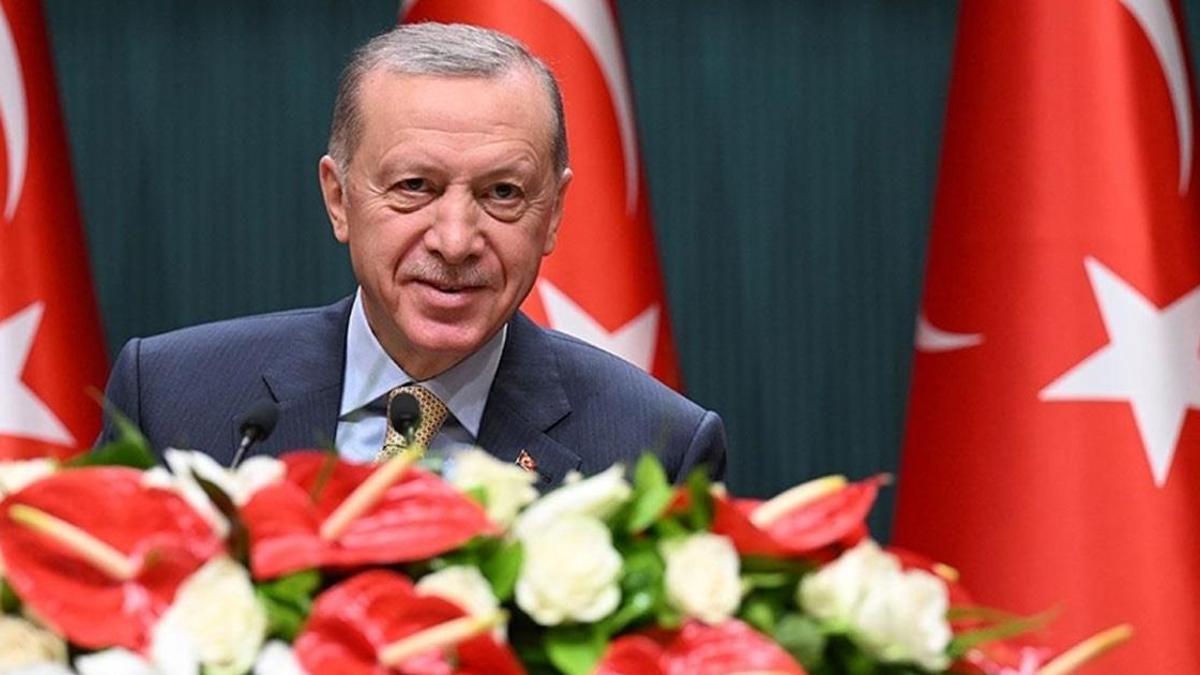 Cumhurbaşkanı Erdoğan, A Milli Futbol Takımı'nı tebrik etti