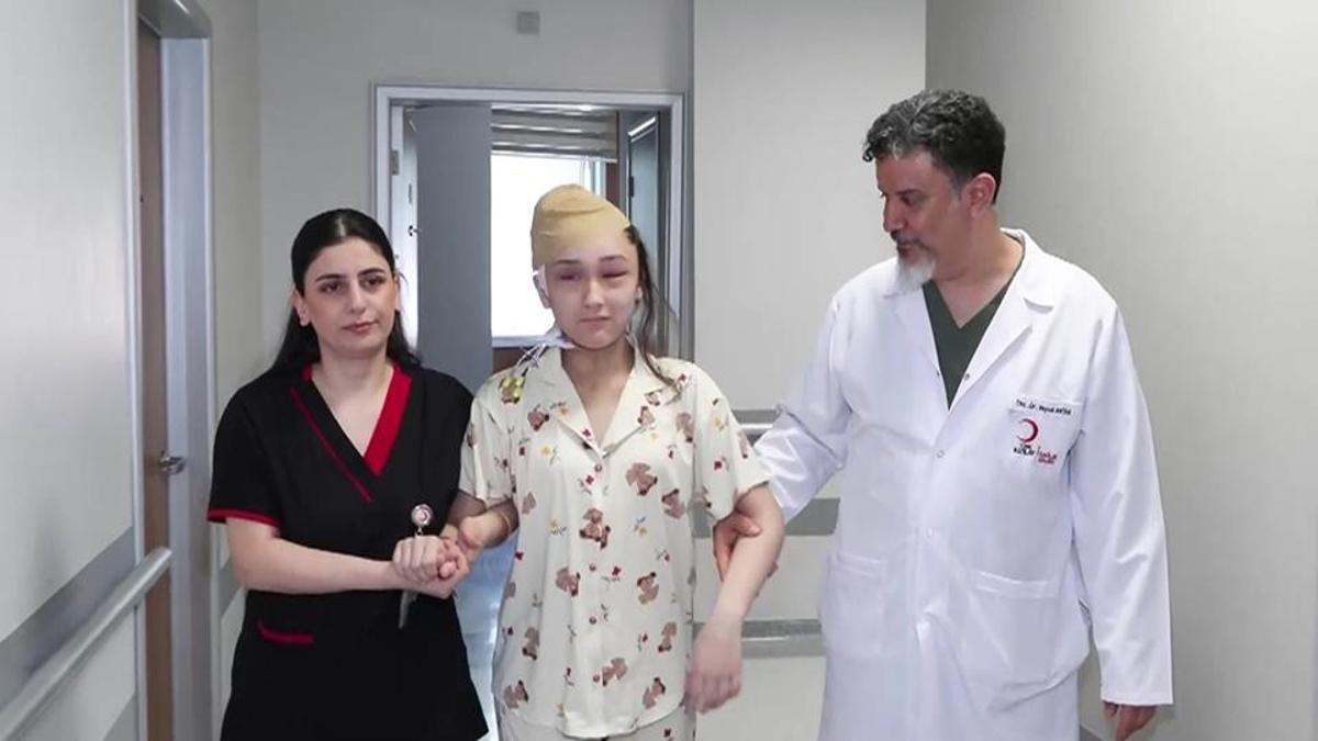 Özbekistan'da hatalı ameliyat sonrası felçli kalan genç kıza Türkiye umut oldu