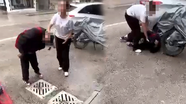 Kız öğrenci, akranını acımasızca dövdü: Benim olana göz dikersen gözlerini oyarım