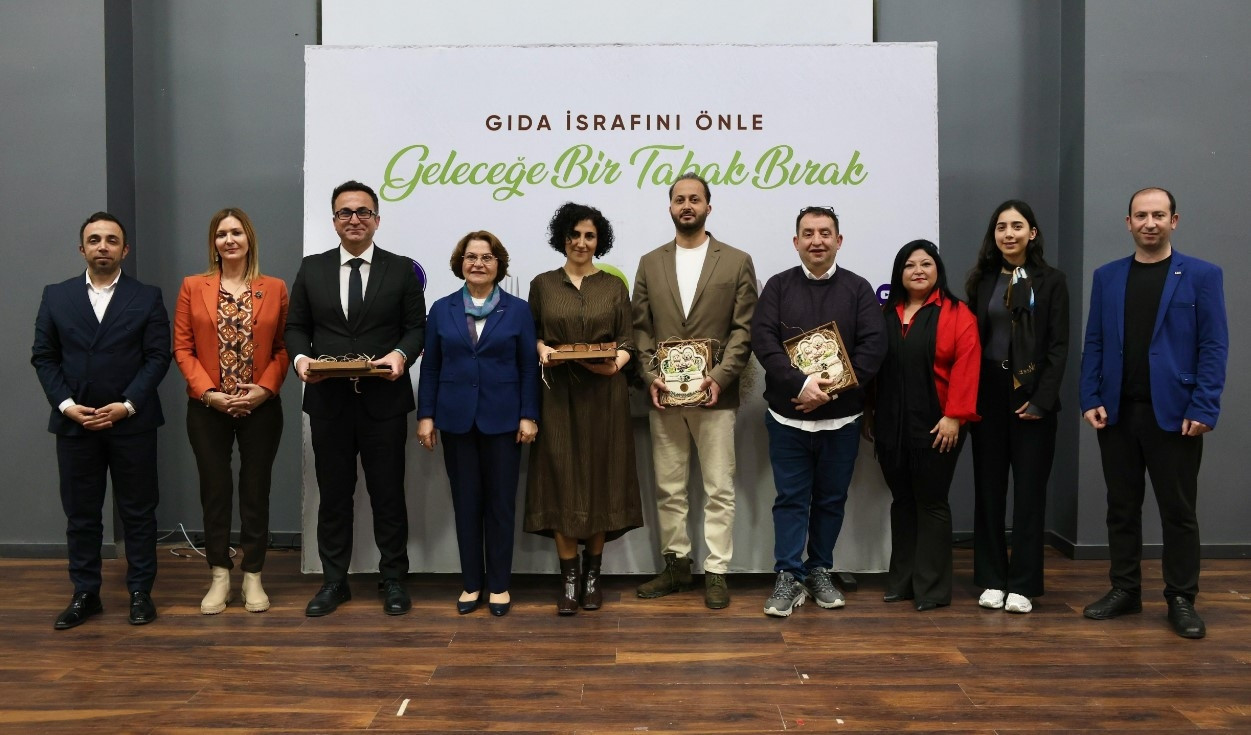 Geleceğe bir tabak bırak