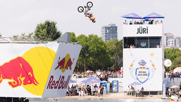 Red Bull Uçuş Günü Geri Dönüyor