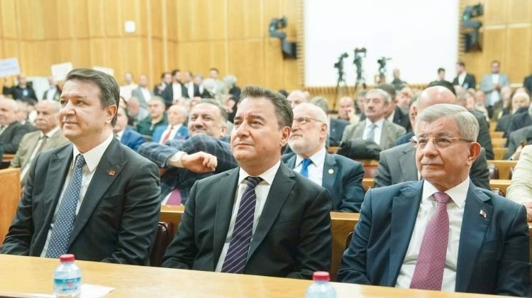 Yeni Yol’da aday polemiği
