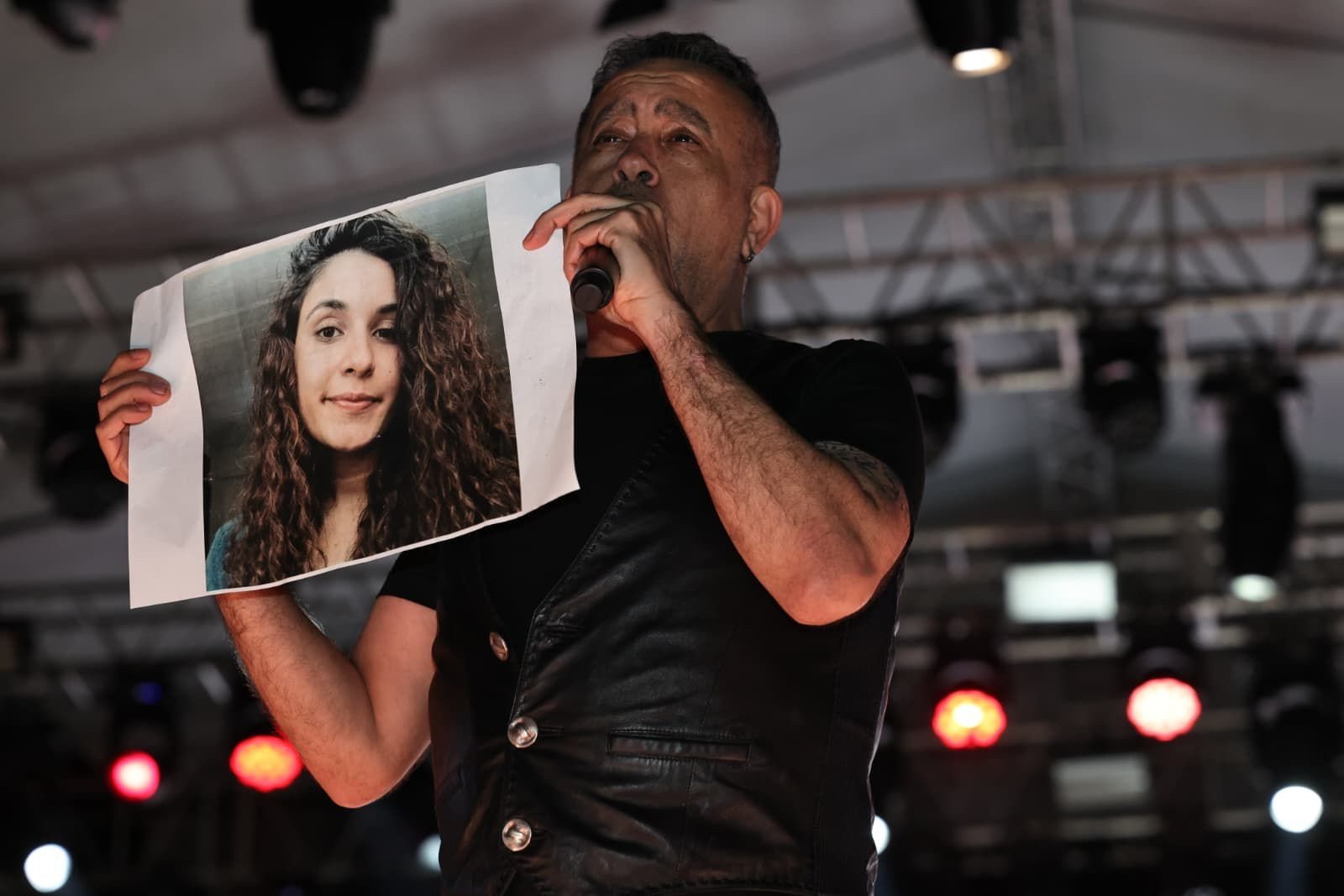 Haluk Levent, Tunceli konserinde Gülistan Doku’yu unutmadı