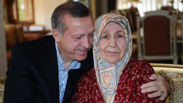 Cumhurbaşkanı Erdoğan'dan Anneler Günü mesajı