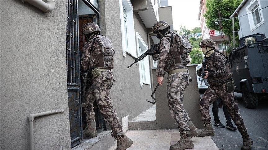 İstanbul'da 3 ilçede birden suç örgütüne operasyon: 13 gözaltı