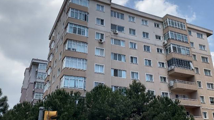 İstanbul'da koca dehşeti: Filiz'i 10 bıçak darbesiyle ağır yaraladı