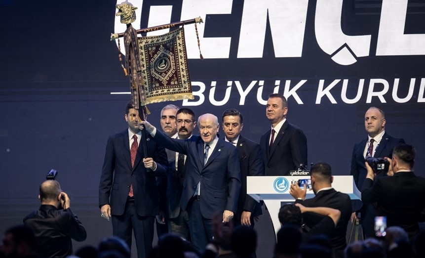 ‘Gençlerimiz yüz akımız’ MHP lideri Bahçeli: 19 Mayıs’ta esaret zinciri parçalandı
