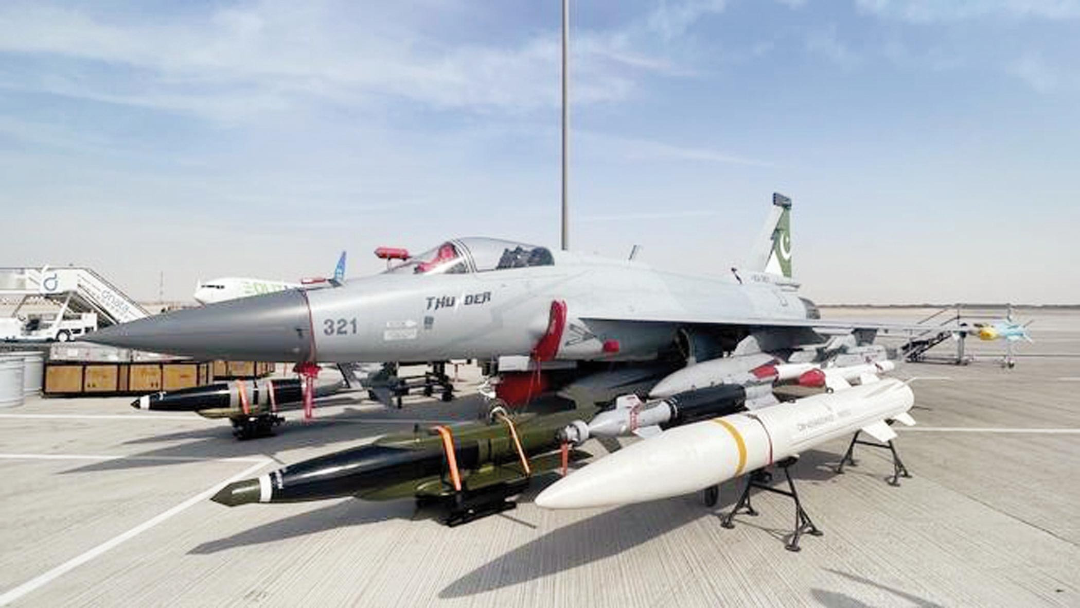 Pakistan’dan Arabistan’da dev askeri konuşlanma... 8 bin asker 16 savaş uçağı