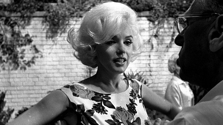 Göğüs röntgeni, mezarı ve Kardashian’lar: Marilyn Monroe 100. yaşında hâlâ sömürülüyor mu?