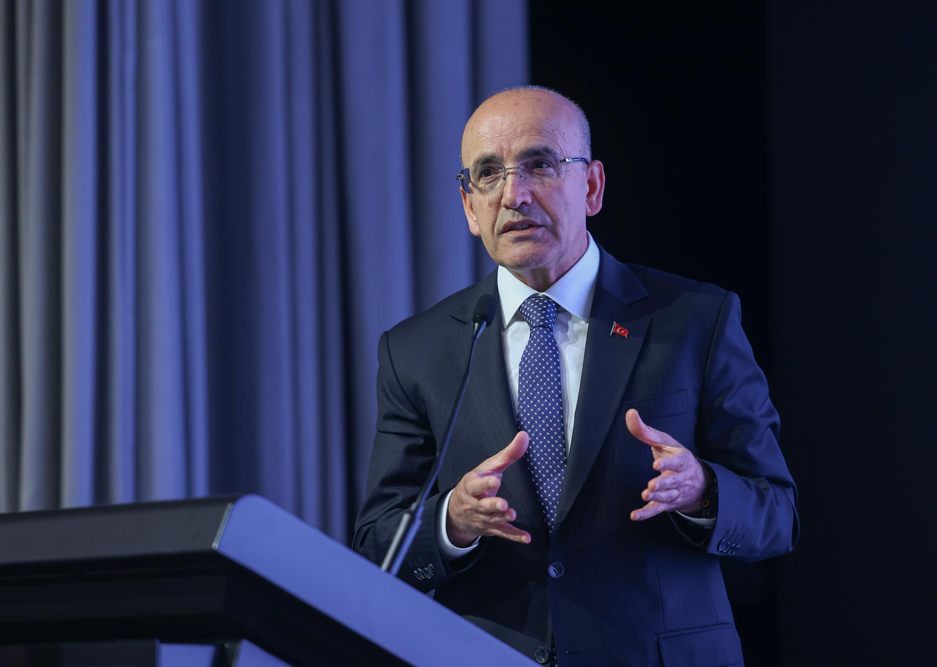 Bakan Şimşek: Türkiye'ye gelin ve yatırım yapın