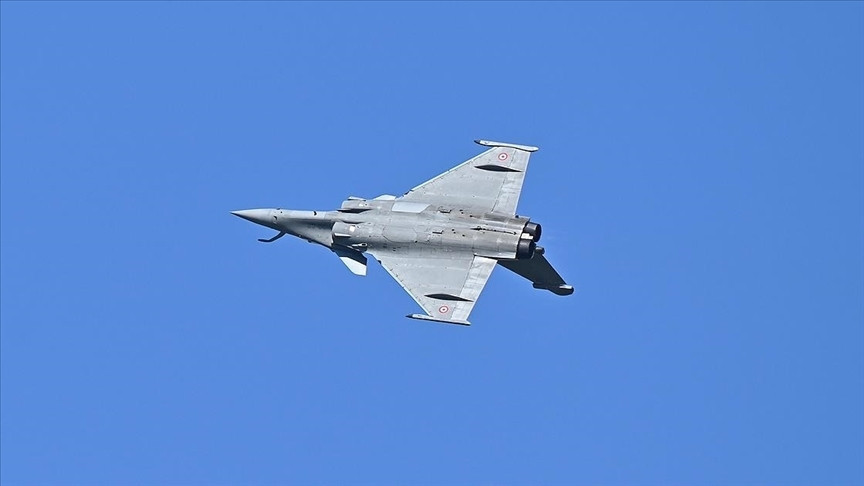 Fransız savaş uçakları, Baltık'ta Rus uçaklarını engellemek için havalandı