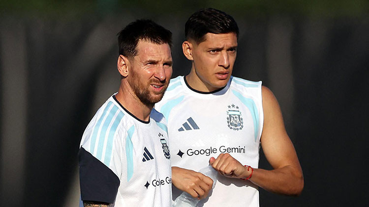Dünya Kupası'nın iki "Altın Top"a sahip tek oyuncusu Messi