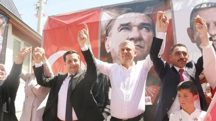 Özel, Gümüşhane’de halka seslendi… Yenilgiye alışanları geride bıraktık