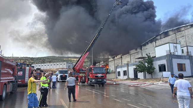 Gaziantep’te fabrika yangını: Kontrol altına alındı