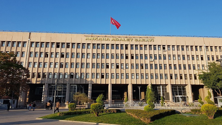 Eski emniyet müdürlerinin rüşvet davasında dosya savcılığa gönderildi