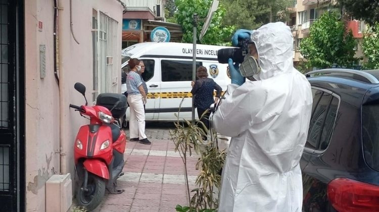 Manisa'da evden gelen 'kötü koku' acı gerçeği ortaya çıkardı, modacı evinde ölü bulundu