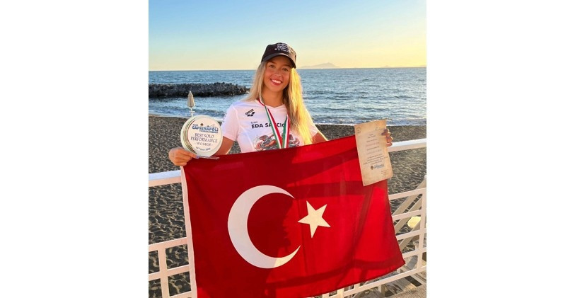 Kulaçlarıyla destan yazdı