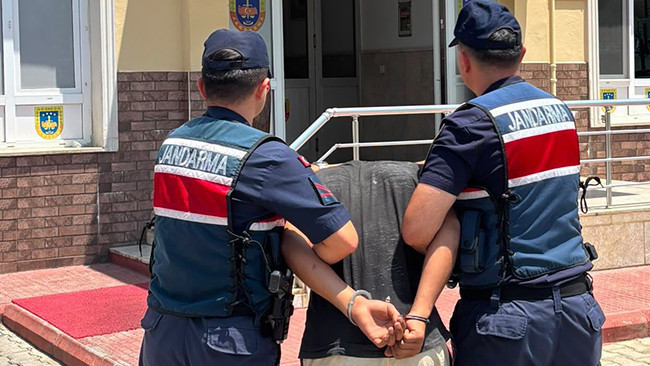 'Jandarmayım' diyerek hesap ödemeden kaçtı: JASAT ekipleri yakaladı