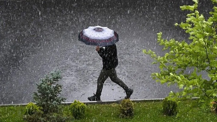 Kuvvetli yağış ve fırtınaya dikkat! Meteoroloji'den 4 il için sarı kodlu uyarı