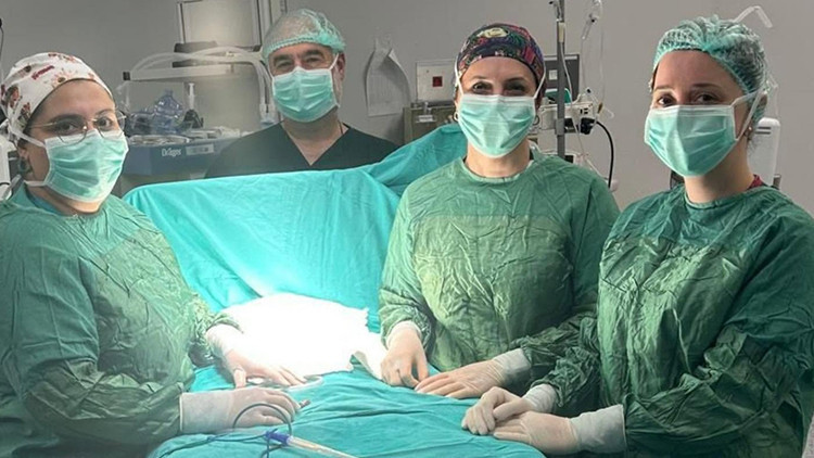 Hatay'da bağırsakları tıkanan prematüre bebeğe cerrahi operasyon