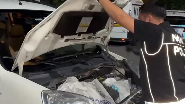 Uyuşturucuyu aracının motor kısmına gizlemiş! Tekirdağ'da piyasaya sürmek isterken yakalandı