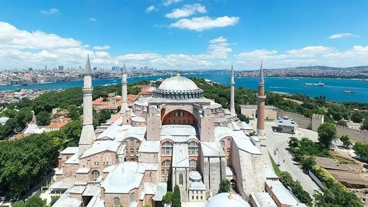Ayasofya'nın ibadete açılışının üzerinden 6 yıl geçti