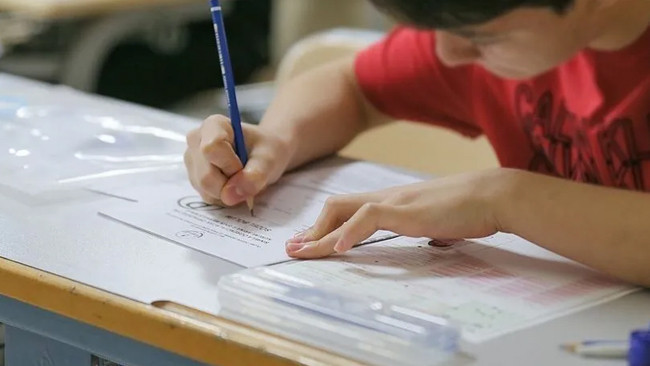 Bilecik'ten 2 öğrenci 1 yanlış yaparak birinciliği kaçırdı