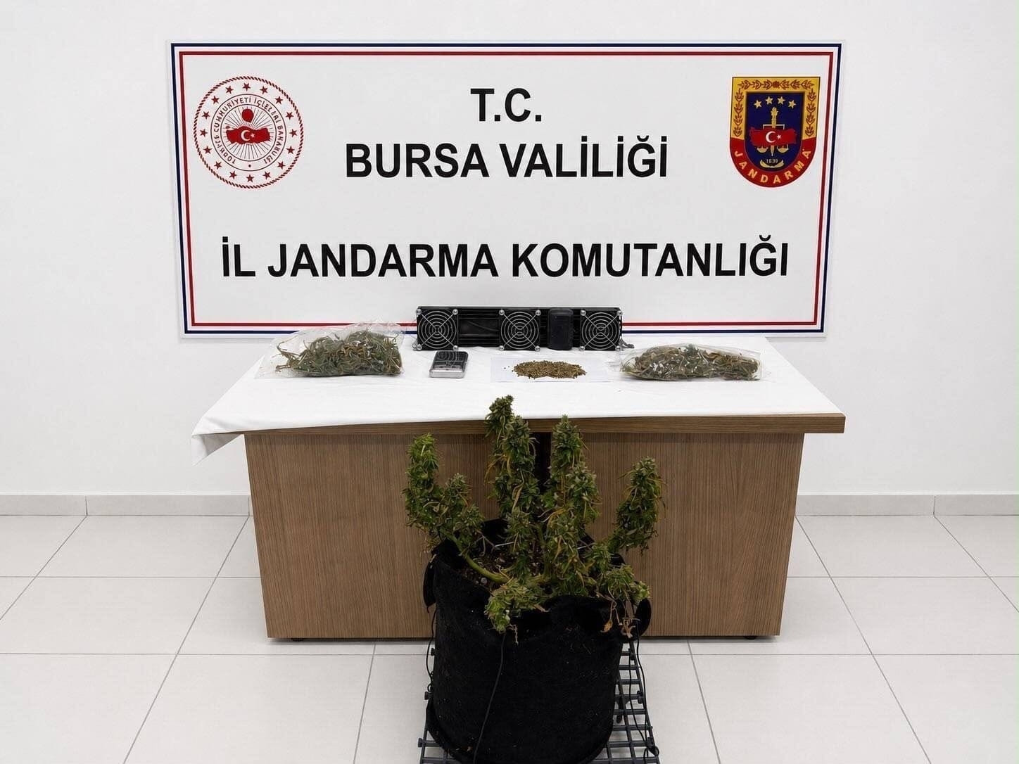 Bursa'da uyuşturucu operasyonu; 3 gözaltı