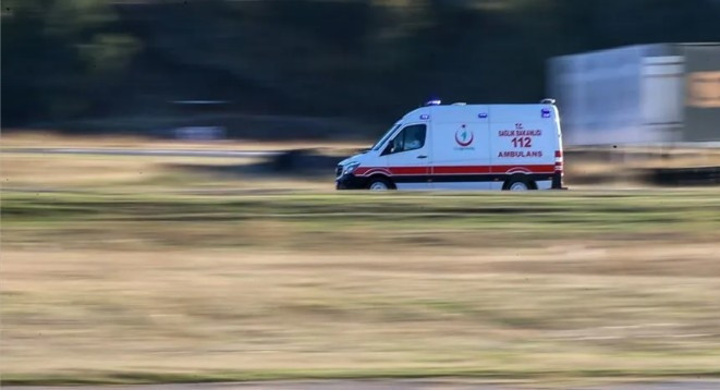 Ambulansın çarptığı çocuk hayatını kaybetti
