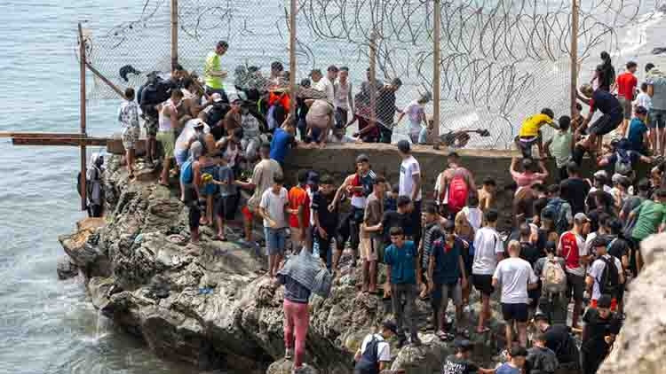 Avrupa'da göç krizi: İtalya'dan İspanya'ya sınır hamlesi