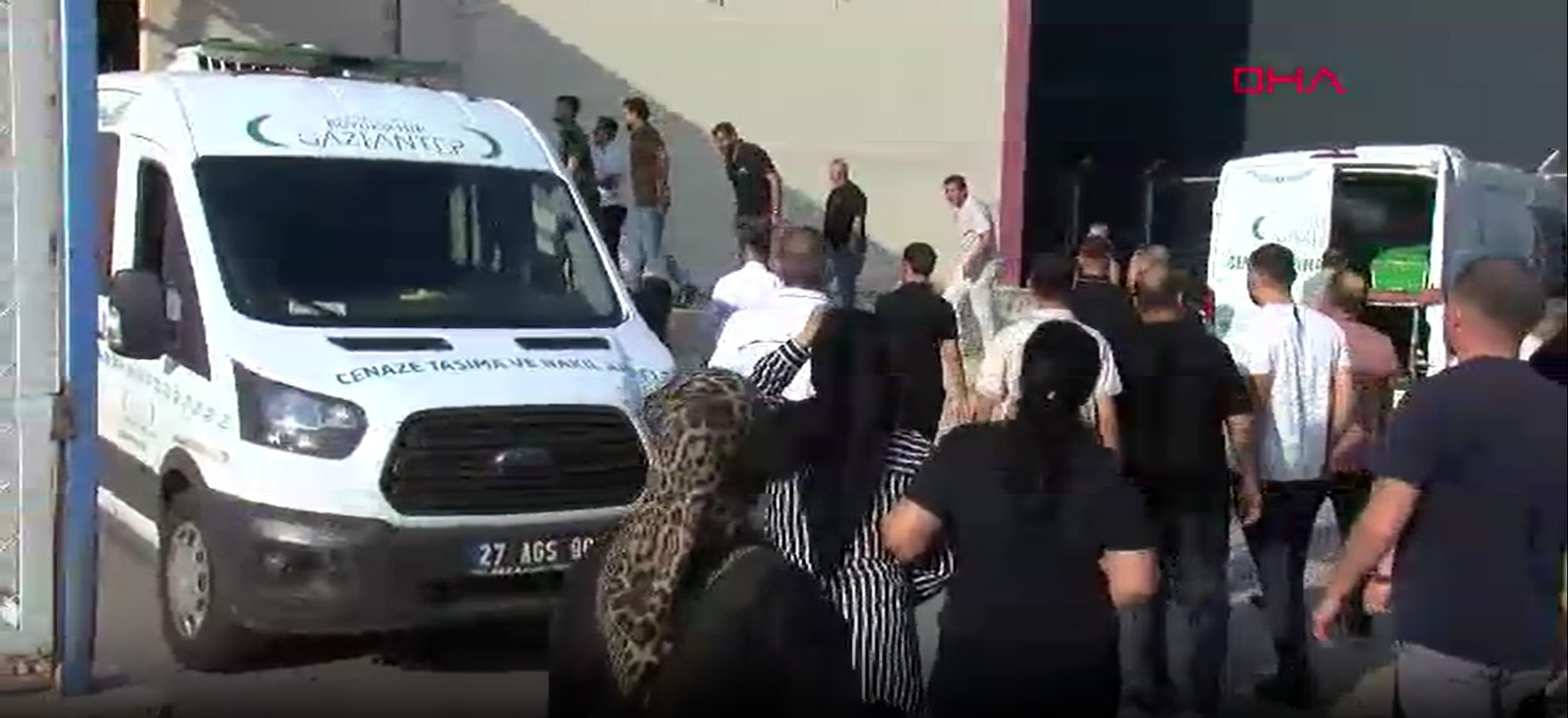 Kıbrıs'ta alabora olan gemide yaşamını yitiren Balyemez'in cenazesi uçakla Gaziantep'e getirildi