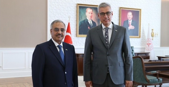 Bakan Memişoğlu, D-8 Genel Sekreteri Mahmood ile bir araya geldi