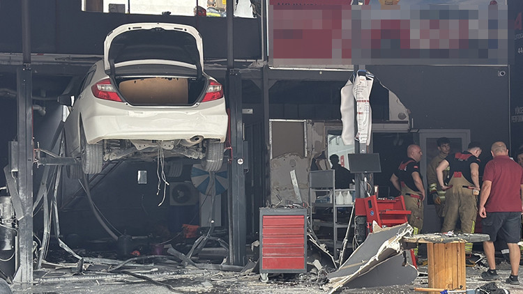 LPG'li araç tamirinde patlama: 2 yaralı