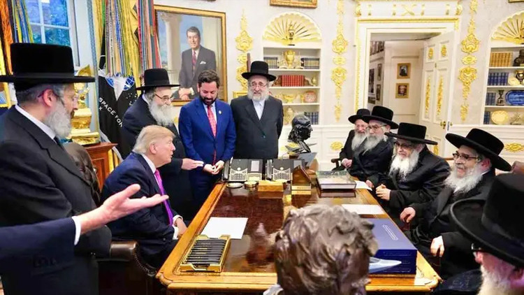 Beyaz Saray'da 47 yıl sonra bir ilk: Trump Hasidilk Yahudileri ağırladı