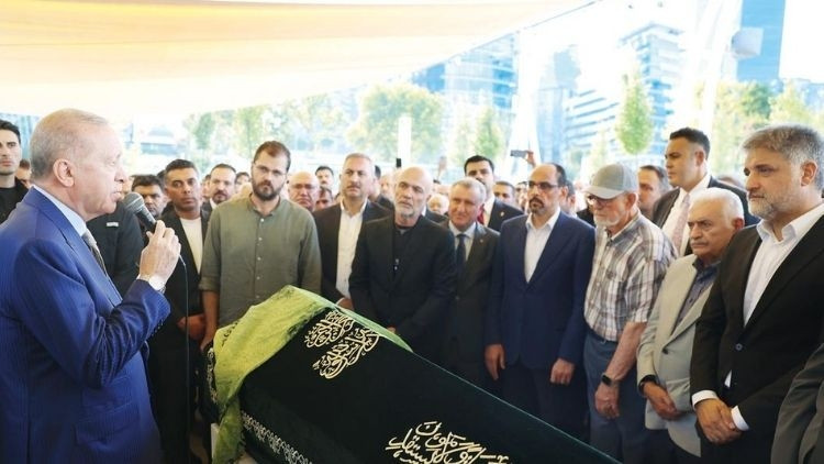 Fatma Zehra’nın cenazesine katıldı
