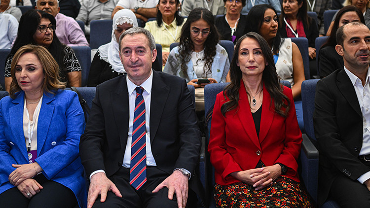 DEM Parti Beşinci Olağan Büyük Kongresi'nde genel başkanlık seçimi yapıldı