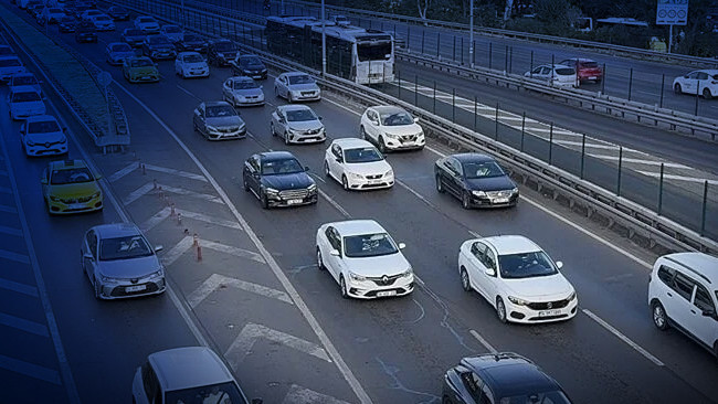 İstanbul'da uyum haftası gününde trafik yoğunluğu