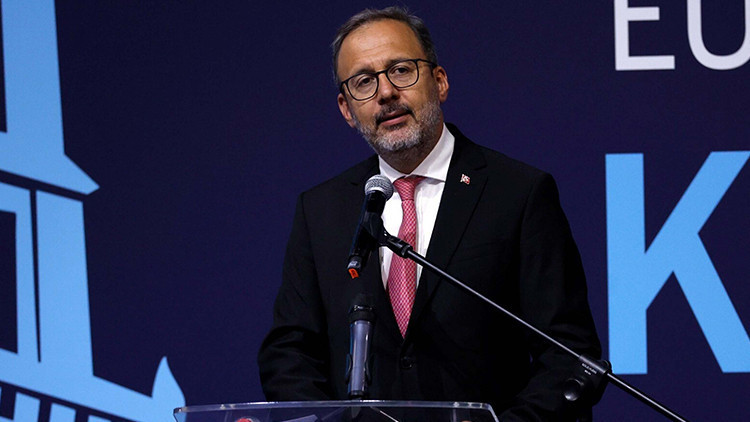 Kasapoğlu'ndan belediyelere çağrı: Engelli bireyler için elinizi taşın altına daha fazla koyun