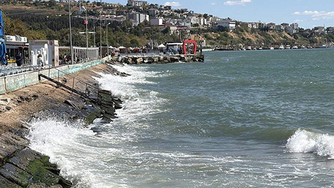 Marmara Denizi'nde kuvvetli poyraz: Balıkçılar 2 gündür denize açılamıyor