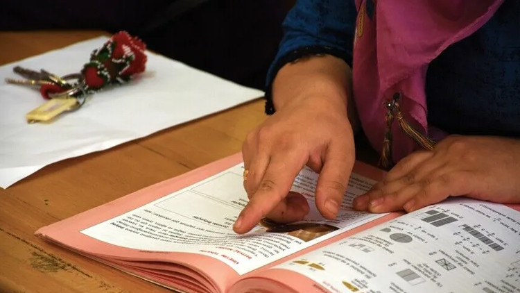 Okuryazarlıkta dev adım: 1 milyondan fazla kişi mezun oldu, 471 bin kadın okuma yazma öğrendi