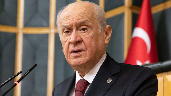 MHP lideri Bahçeli'den 9 Eylül mesajı: Devletimizin prangalara mahkûm edilebileceğini düşünenlere verilmiş tarihi bir cevap