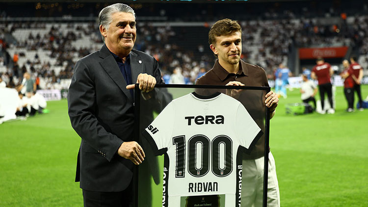 Beşiktaş'ta Rıdvan Yılmaz'a dalya plaketi!