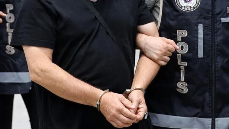 FETÖ'nün 'gaybubet evi'ne operasyon: 4 gözaltı