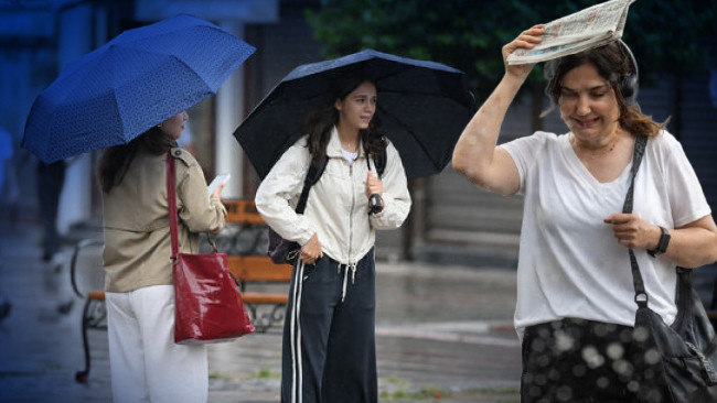 Sağanak yağış geliyor: Sıcaklıklar düşüyor! Meteoroloji saat verdi! İstanbul ve Ankara dahil birçok ilde sağanak yağış alarmı
