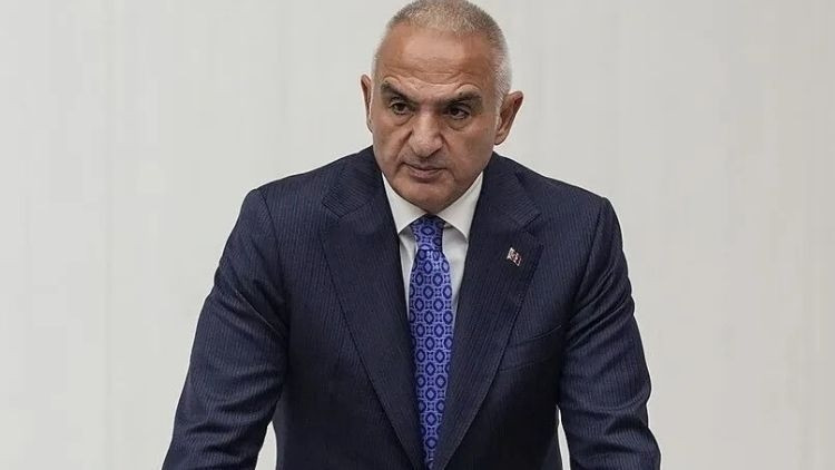Depremin izleri kültürden de silindi