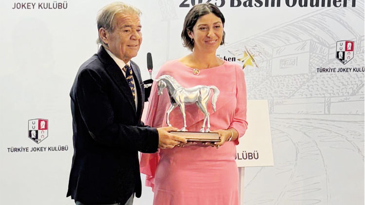 Hürriyet’e TJK’dan ödül